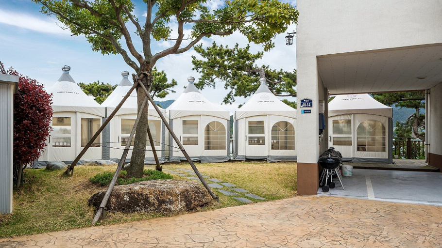 Exterior & Views 2, Ara Pool Villa Pension, Tongyeong