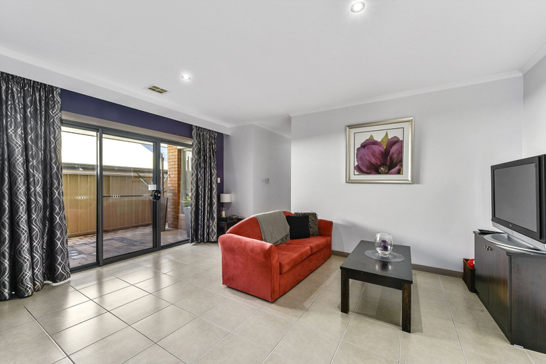 Others 5, MG Apartment, Mount Gambier
