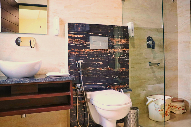 Bathroom, Hotel Trio Max, Jabalpur