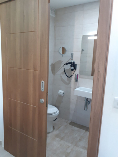 Bathroom 4, TJ Boutique Accommodation