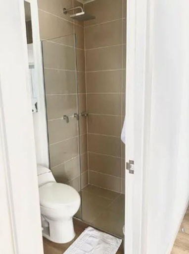Bathroom, Urban Studios by Velvet Luxury, Medellín