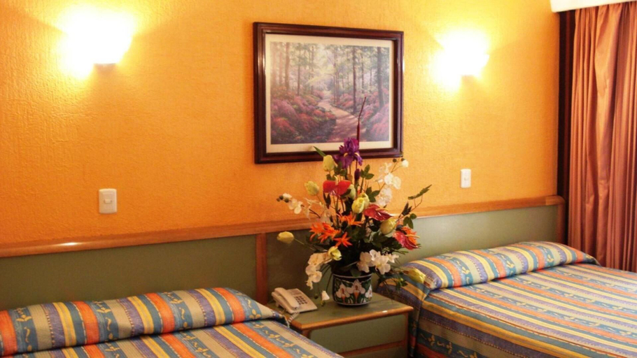 Bedroom 3, Segovia Regency Hotel, Mexico City