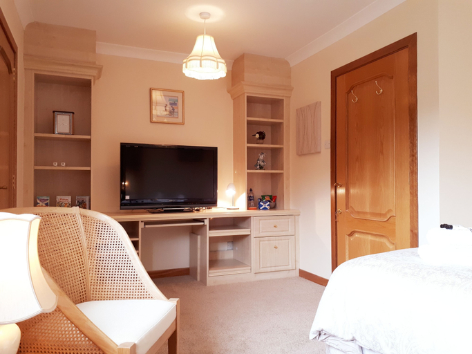 Bedroom 2, High March, Highland