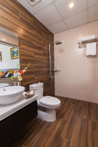 Bathroom 5, Tamcoc Golden Rice, Hoa Lư