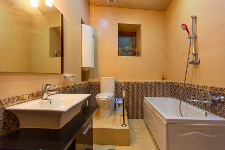 Bathroom 4, Royal Suite Apartment on Nizami Street, Baku