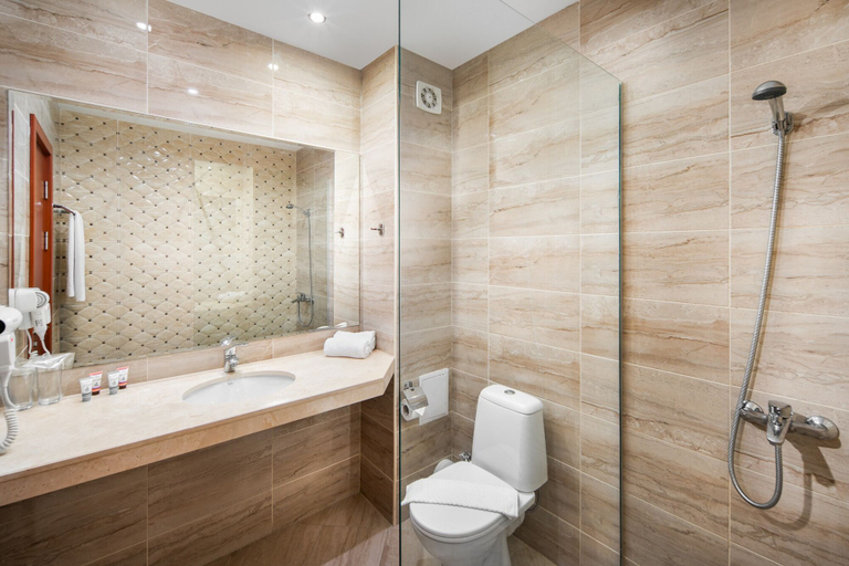 Bathroom 4, Hotel Alba - All Inclusive, Nesebar