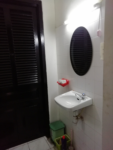 Bathroom, East & West Dormitory And Guesthouse, Phnom Penh