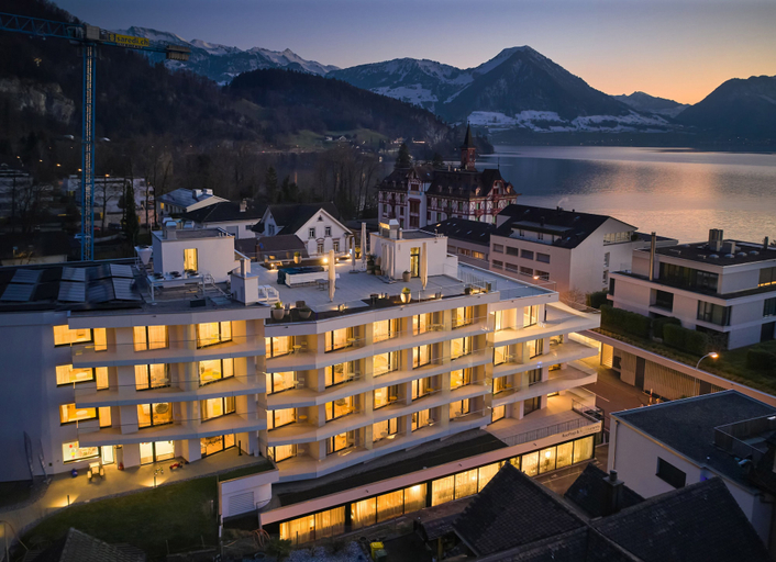 Exterior & Views