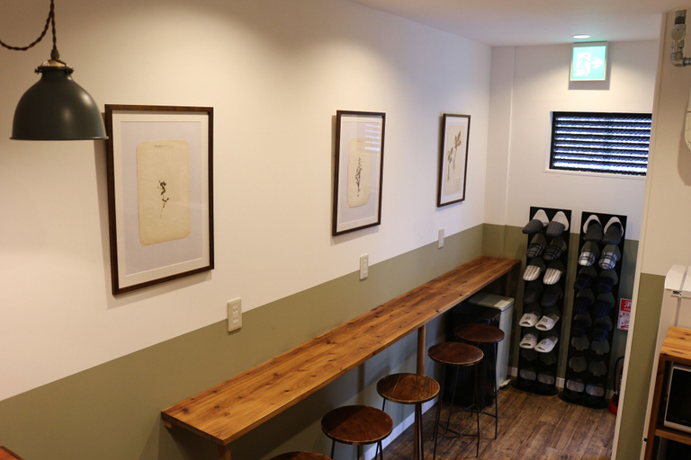 Others 5, Hostel Yo, Sakai