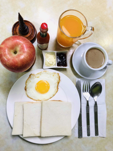 Food & Drinks 5, Moe Hostel, Yangon