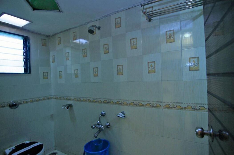 Bathroom 3, Hotel Royal Park, Pune