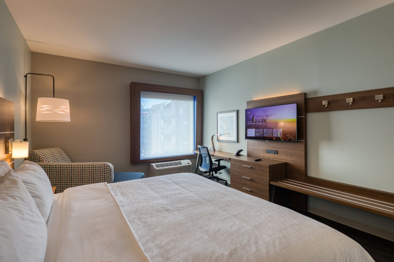 Bedroom 3, Holiday Inn Express & Suites Charlotte - South End, Mecklenburg