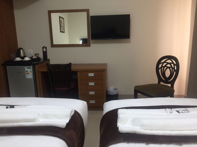 Bedroom 2, Cycad Palm Hotel, Serowe