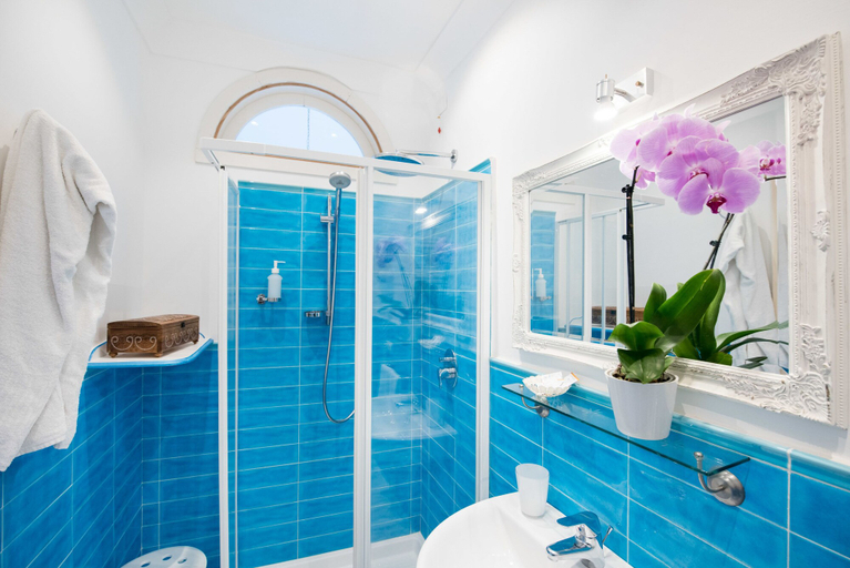 Bathroom 5, Hotel Villa delle Palme, Salerno