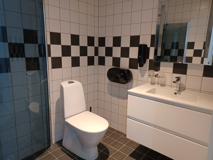 Bathroom 4, Hotell Solstickan Mellbystrand, Laholm