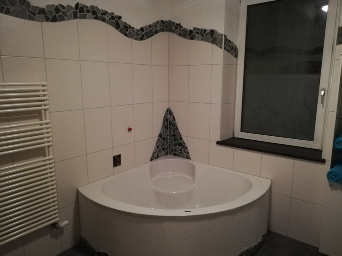 Bathroom 3, Apartment Heiligenkreuz, Kirchdorf an der Krems
