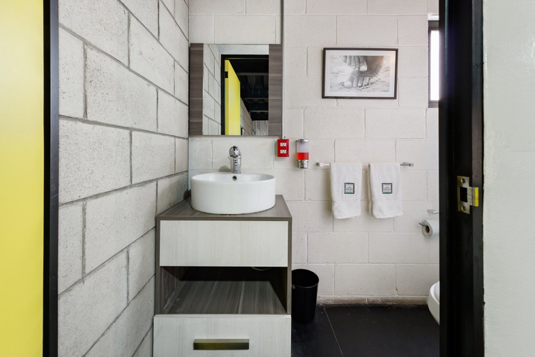 Bathroom 3, Cozy Loft with Balcony, Mexico City