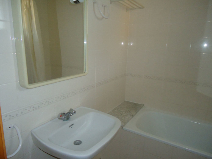 Bathroom, Inmo Estartit Apto. del Sol 317, Girona