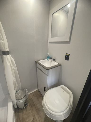 Bathroom 4, Halfmoon Bay Resort, Sunshine Coast
