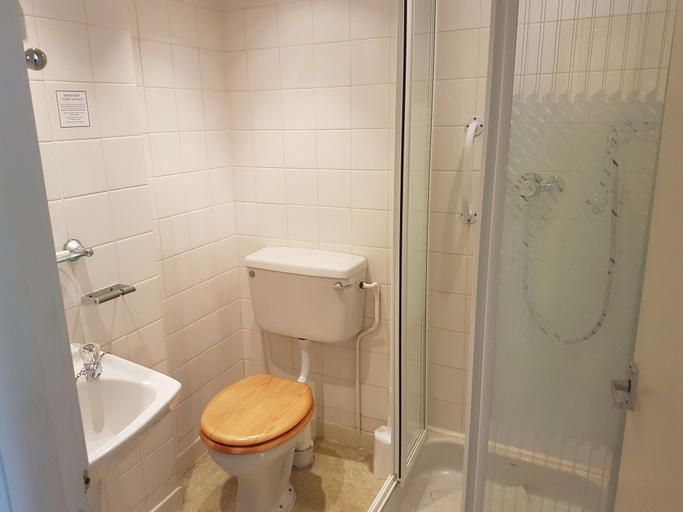 Bathroom, Grand Ash Hotel, Conwy