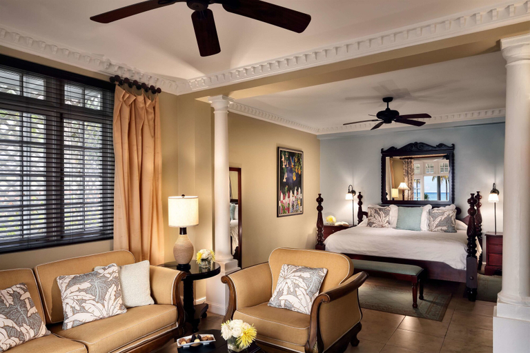 Bedroom 4, Half Moon