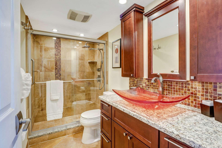 Bathroom, Beach & Tennis 5008, Lee