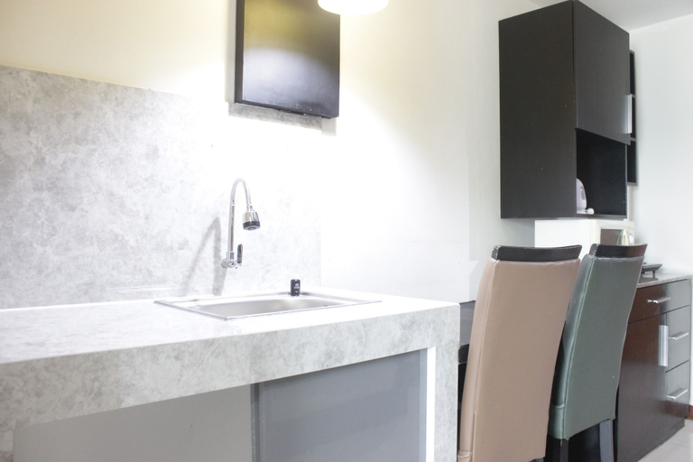 Bathroom 4, Spacious 1BR with Great View at Marbella Suites Dago, Bandung