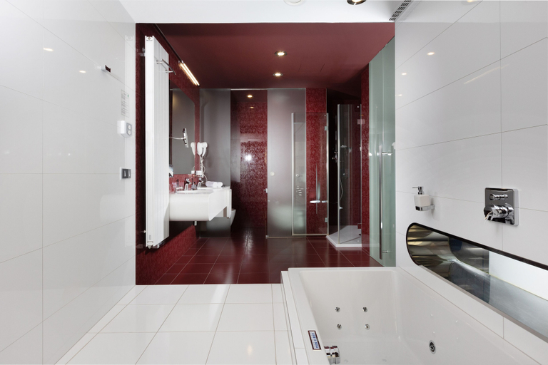 Bathroom 4, OREA Hotel Arigone Olomouc, Olomouc