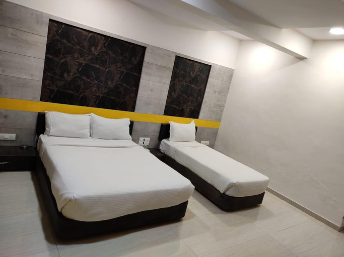 Bedroom 2, Hotel The Grand Takshak, Mahesana