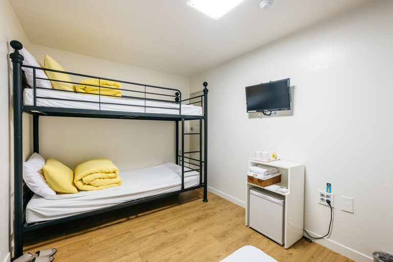 Bedroom 2, K Stay Guest House, Jung