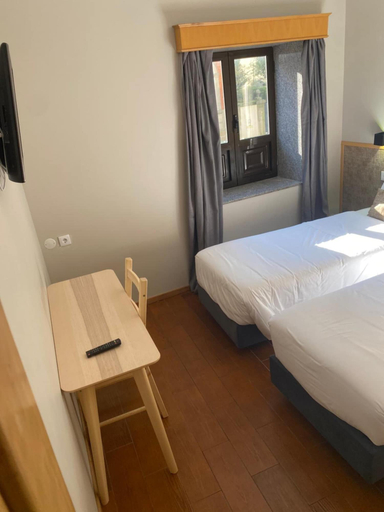 Bedroom 2, Hotel Residencial Portucalense, Porto