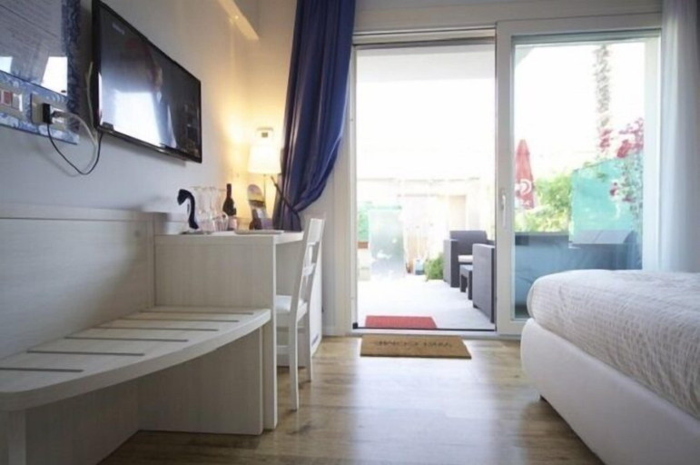 Bedroom 3, Villa Pini, Macerata