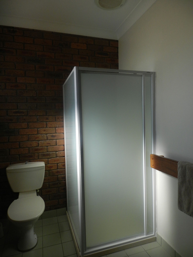 Bathroom 3, Travellers rest Motor Inn, Swan Hill - Central