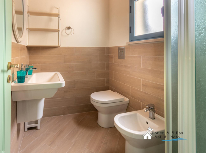 Bathroom 4, Sr-f943-gmar0bct - Country Chic, Syracuse