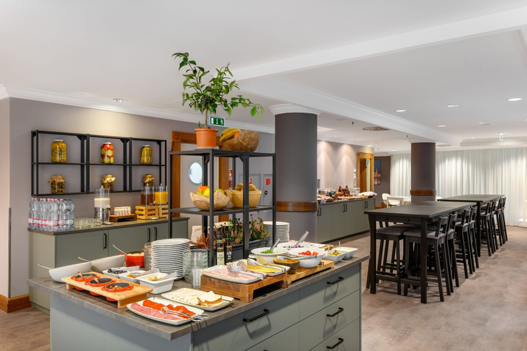 Food & Drinks 5, Millennium Court Marriott Executive Apartments, Budapesti