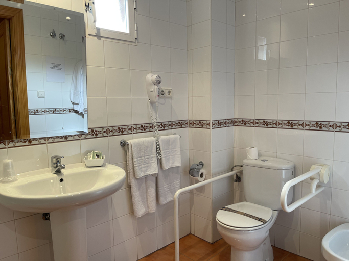 Bathroom 2, Quéntar Hotel Rural, Granada