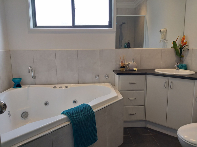 Bathroom 4, Island Cove Villas, Bass Coast - Phillip Is.