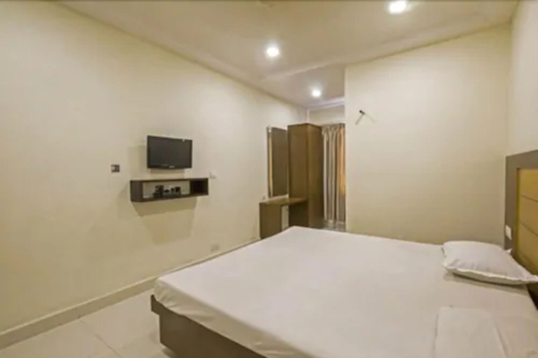 Bedroom 2, Hotel Samrat, Krishna