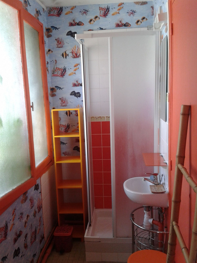 Bathroom, Domaine des Plantes, Ille-et-Vilaine