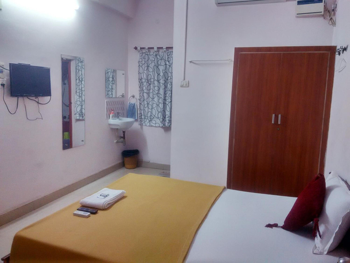 Bedroom 2, Royal Green Accommodation, Kancheepuram