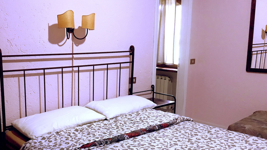Bedroom 4, Pian D'isola Agriturismo, Perugia