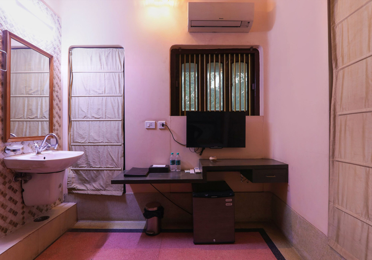 Bathroom, Fabhotel East View, Varanasi