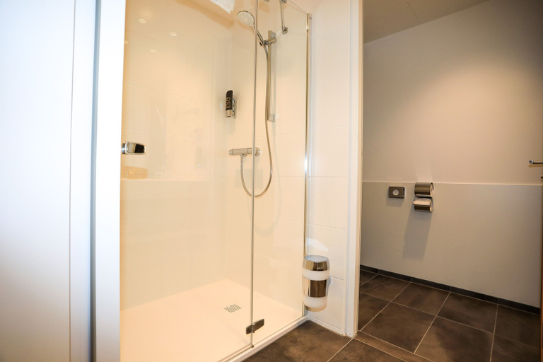 Bathroom 3, Pannonia Tower Hotel Parndorf, Neusiedl am See