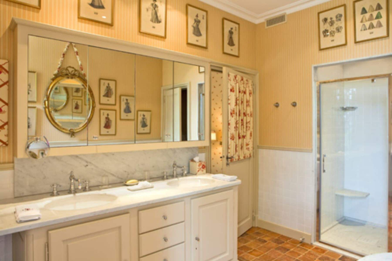 Bathroom 5, Château Gigognan - Chambres d'hotes, Vaucluse