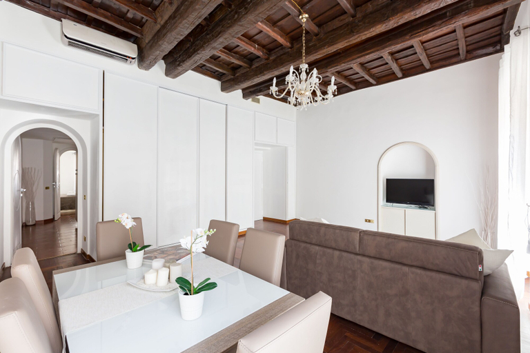 Others 4, A World Apart - Trevi Apartments, Roma