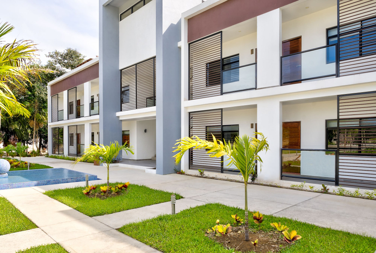 Exterior & Views