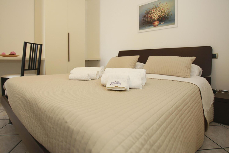 Bedroom 2, A Casa Di Amici, Messina