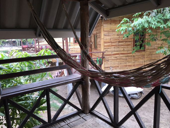 Others 5, Family Huts, Pai