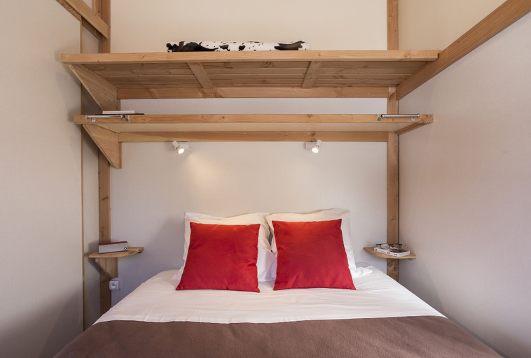 Bedroom 2, Huttopia Bozel en Vanoise, Savoie