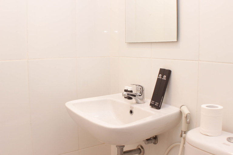 Bathroom 2, Nice And Cozy Studio At Tamansari Mahogany Karawang Apartment, Karawang